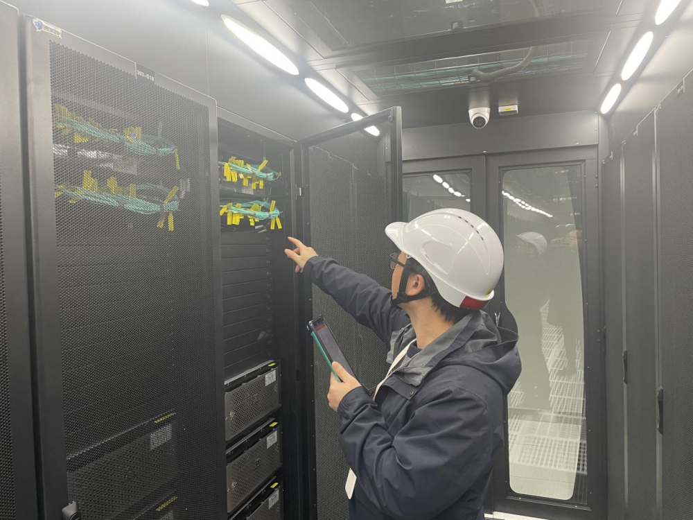 数据中心需求抵消美元疲软影响，施耐德电气利润超预期